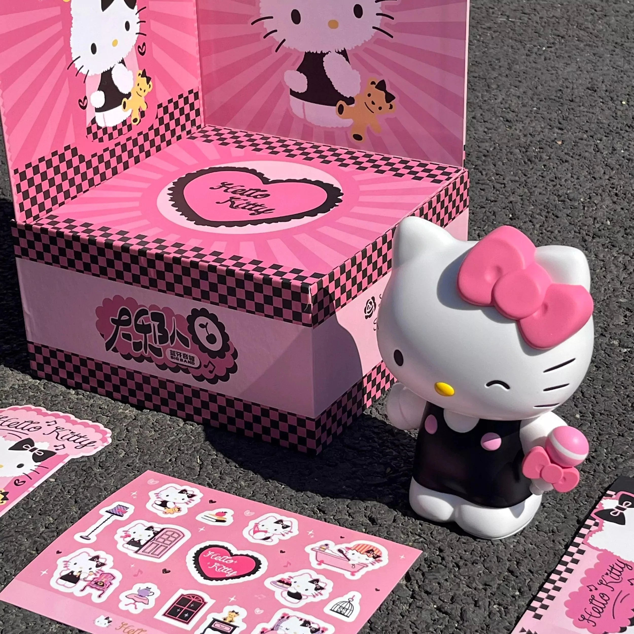 Hello Kitty Bluetooth Speaker Gift Set
