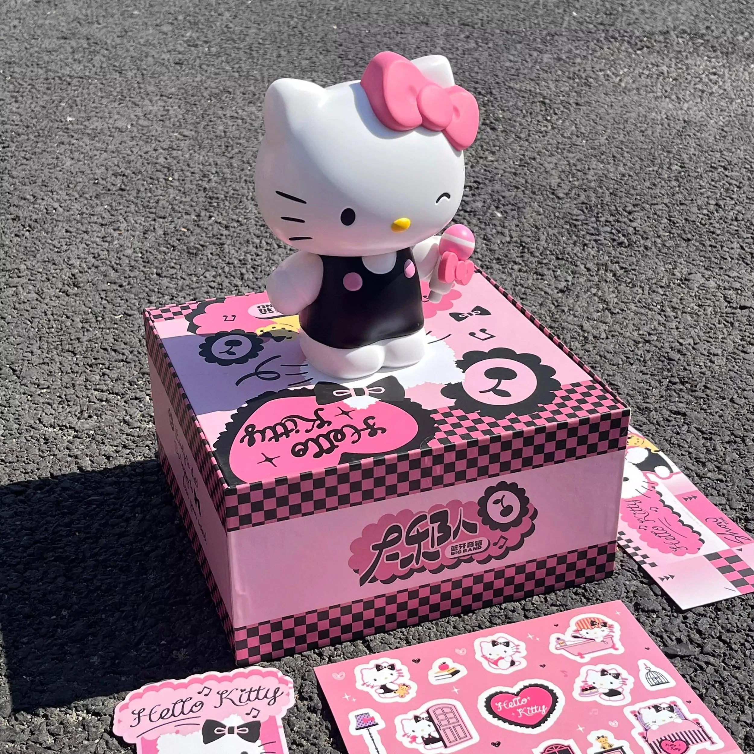 Hello Kitty Bluetooth Speaker Gift Set