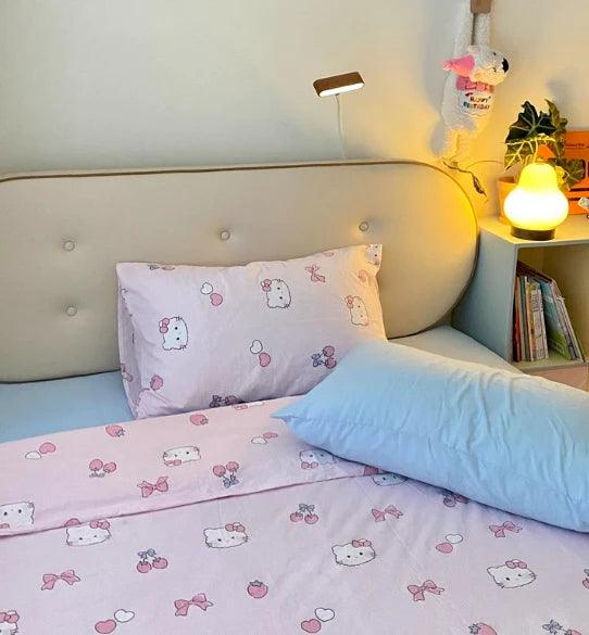 Hello Kitty Wink Bedding Set