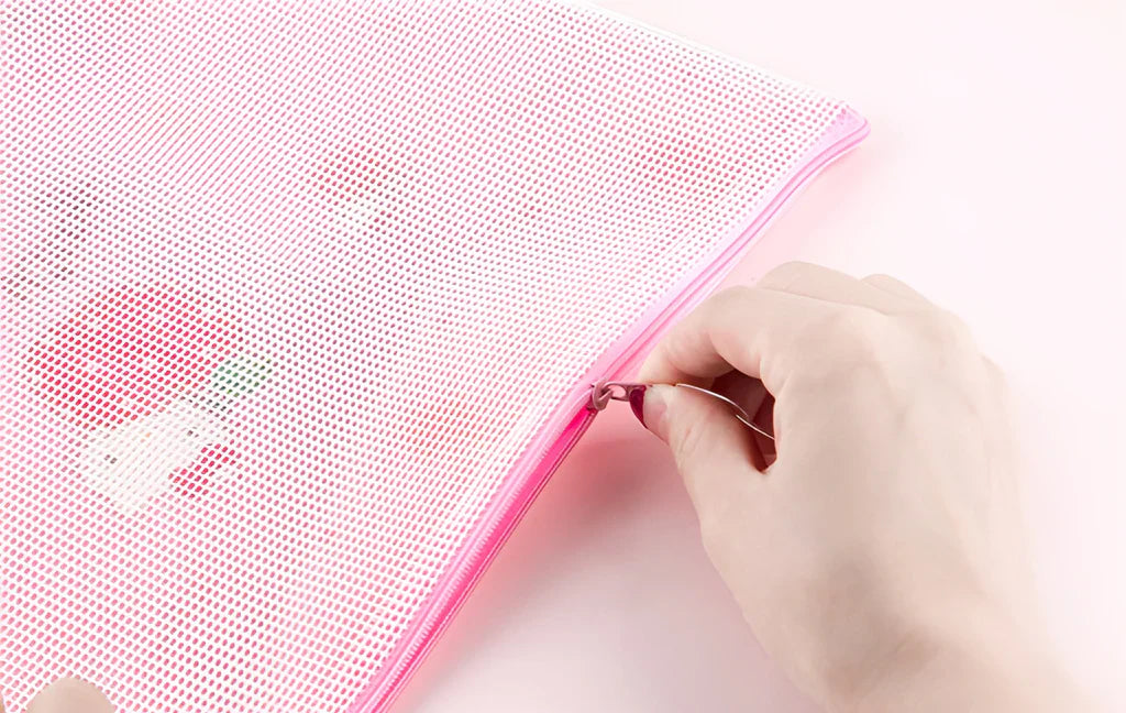 Hello Kitty Apple Zipper Pouch